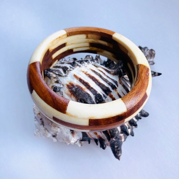 Stunning Bone and Wood Inlay Bangle Made in India Rustic Tribal Natural Mod Tiki - Picture 8 of 10
